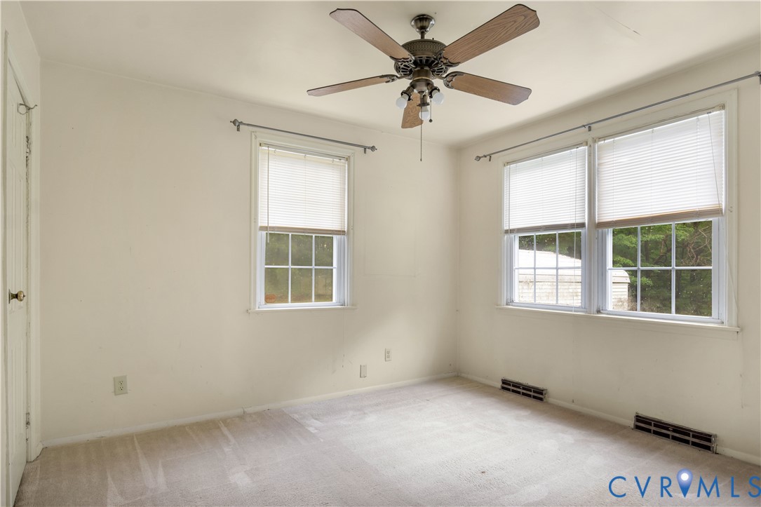 228 Oaktree Road Williamsburg, VA 23188 - Photo 28 of 39 Gallery Image 28
