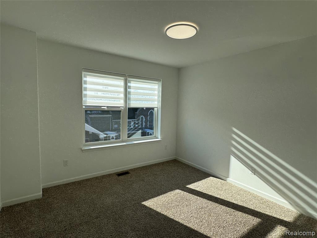 33112 Townhill Road, Unit 18 Farmington, MI 48336 - Photo 18 of 29