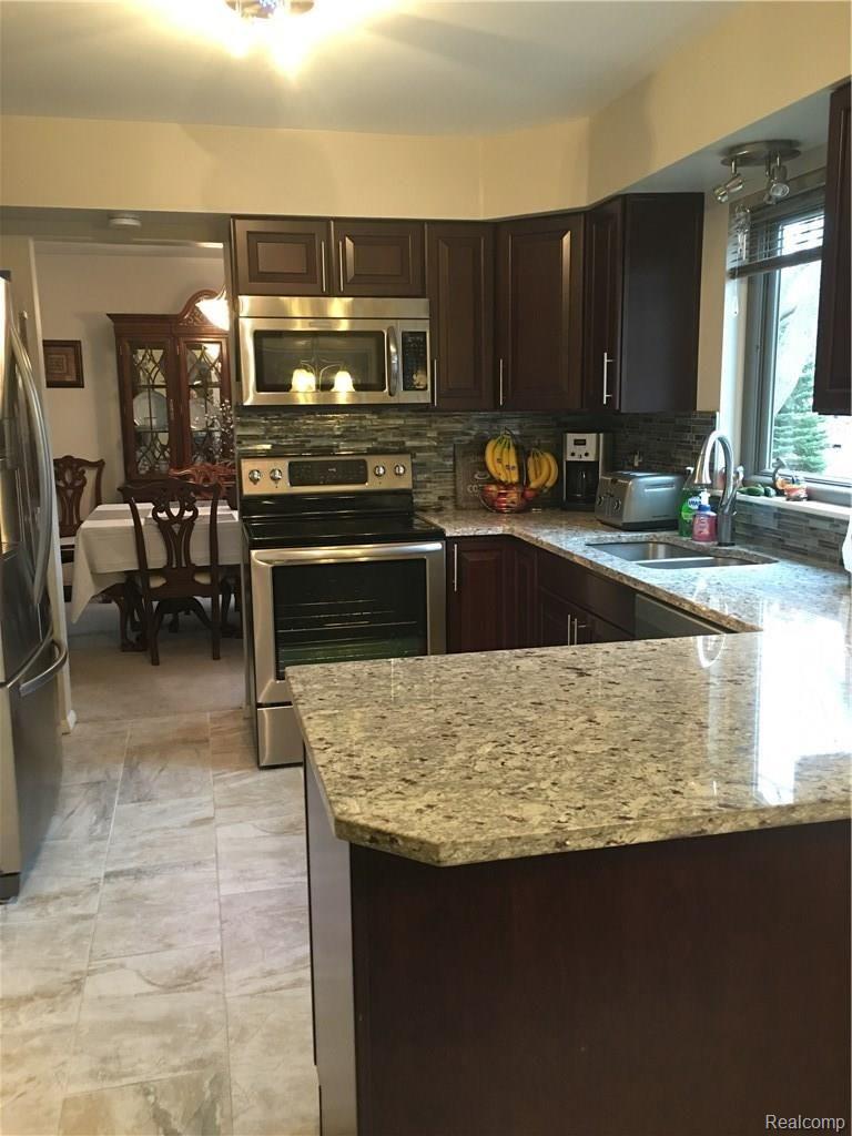 1632 Dennett Lane Rochester, MI 48307 - Photo 18 of 51 IMG_0511.JPG