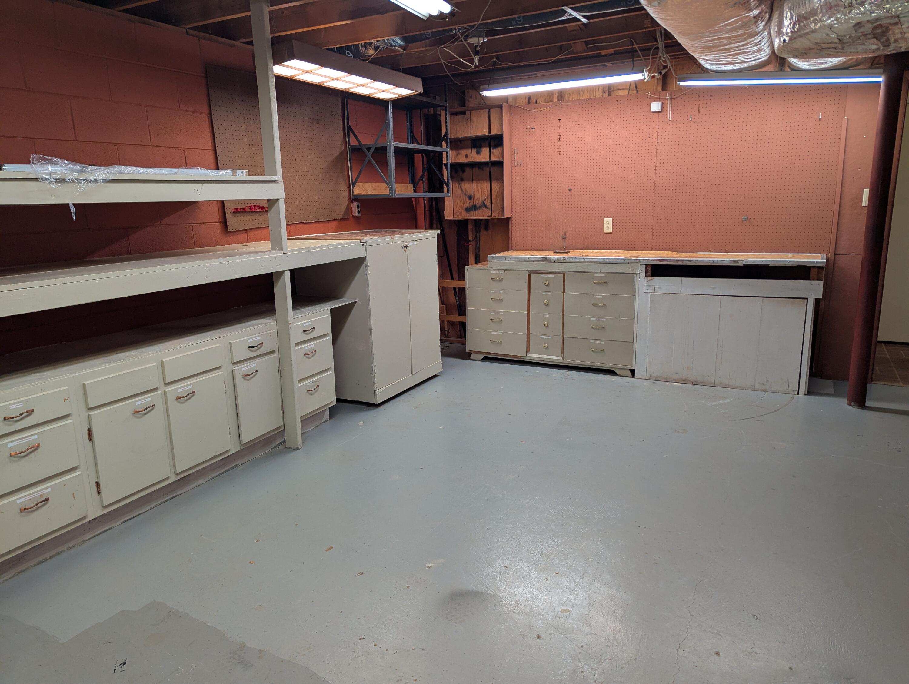 548 Dover Road Lexington, KY 40505 - Photo 17 of 19 Fabulous workshop/storage