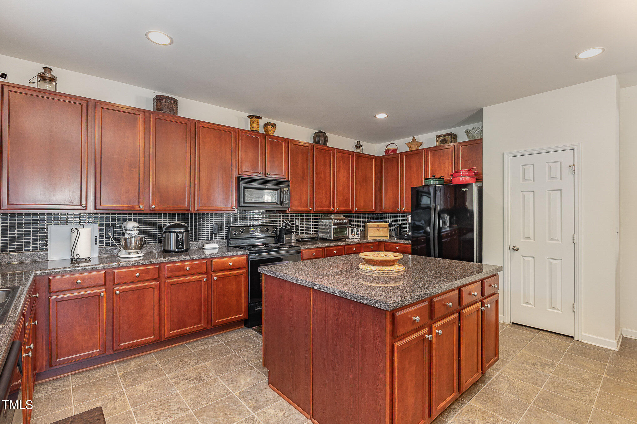 6049 Ricker Road Raleigh, NC 27610 - Photo 11 of 31 011_cy1a8712-edit