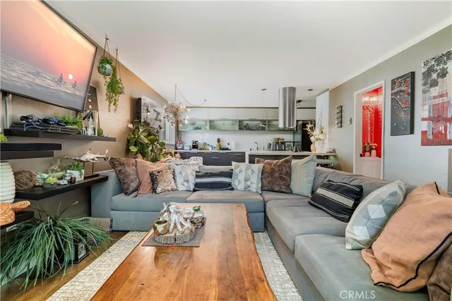 $585,000 | 360 Obispo Avenue, Unit 15, Long Beach, CA 90814