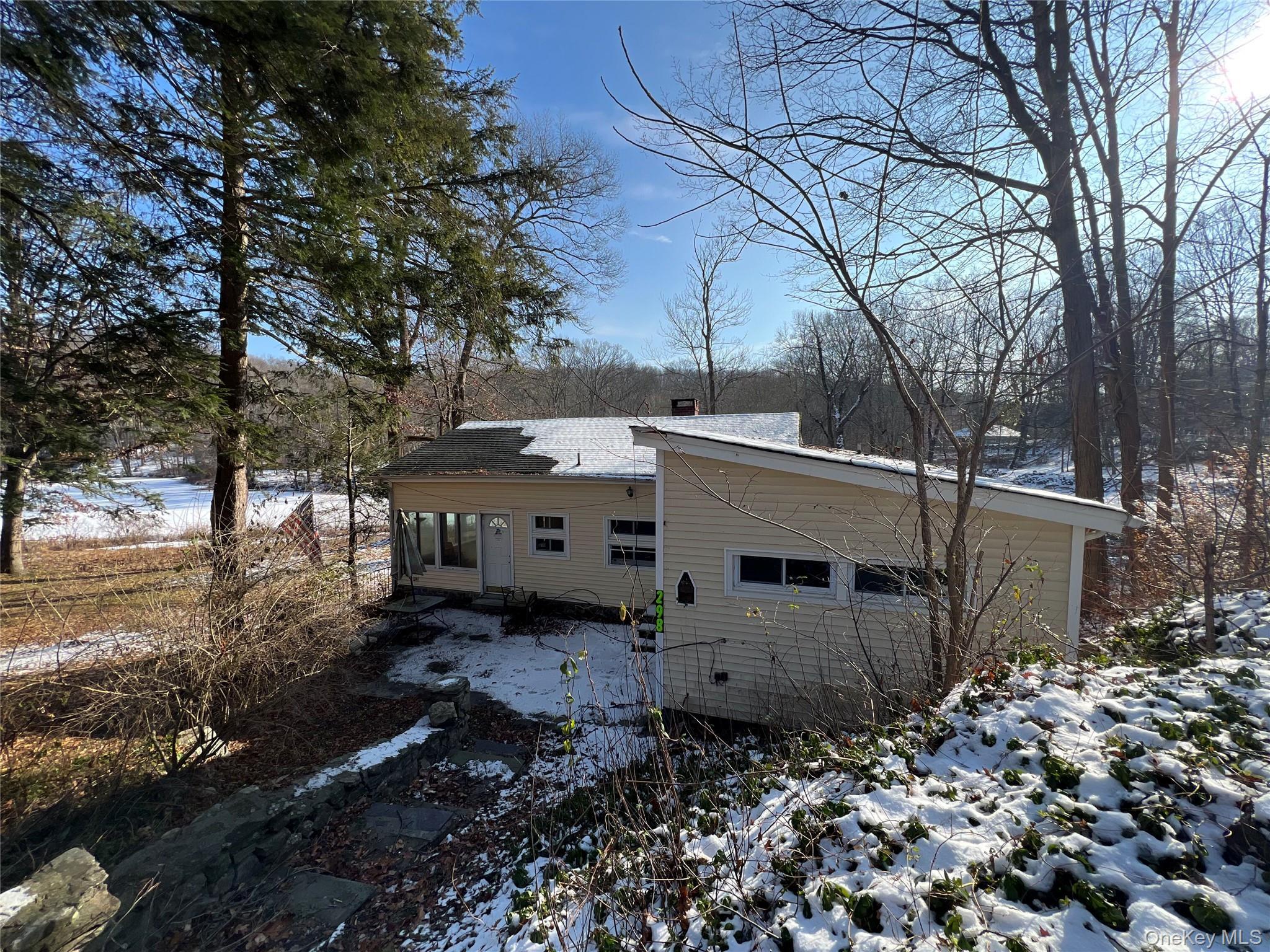 298 Old Albany Post Road Garrison, NY 10524 - Photo 2 of 18