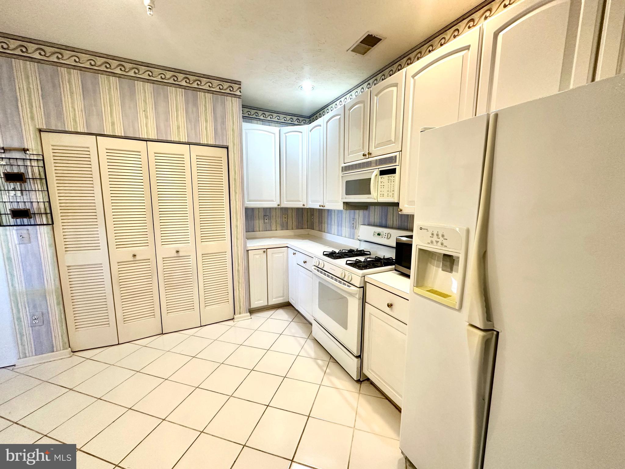 4932 Brightleaf Court, Unit 4932 Rosedale, MD 21237 - Photo 12 of 30