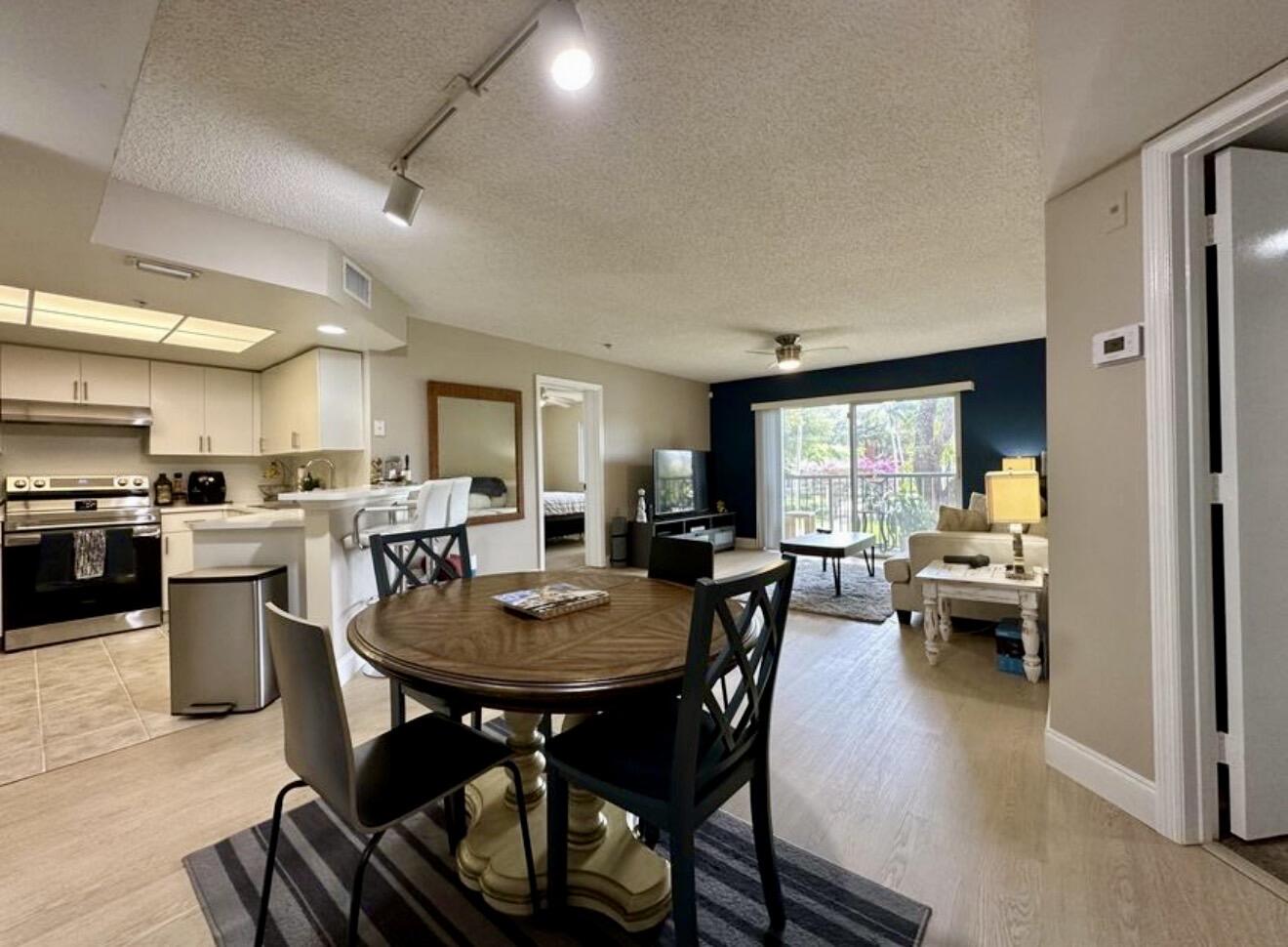 4191 Haverhill Road, Unit 405 West Palm Beach, FL 33417 - Photo 11 of 86 IMG_3328