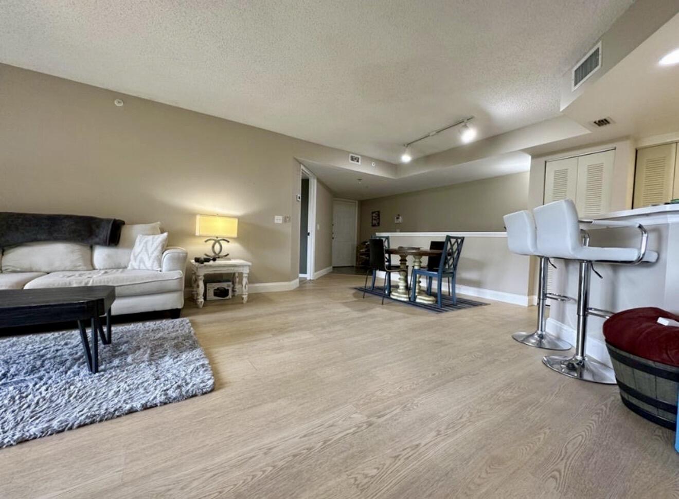 4191 Haverhill Road, Unit 405 West Palm Beach, FL 33417 - Photo 16 of 86 IMG_3333