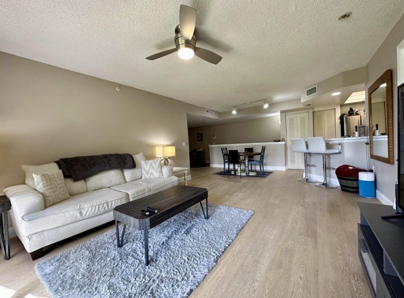 4191 Haverhill Road, Unit 405 West Palm Beach, FL 33417 - Photo 17 of 86 IMG_3334