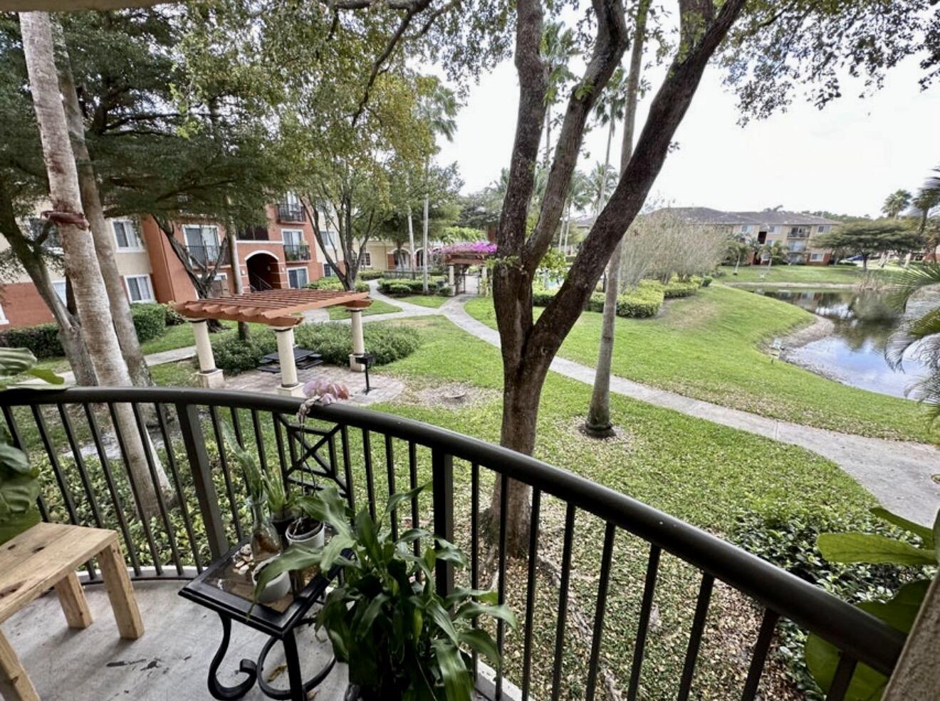 4191 Haverhill Road, Unit 405 West Palm Beach, FL 33417 - Photo 21 of 86 IMG_3338