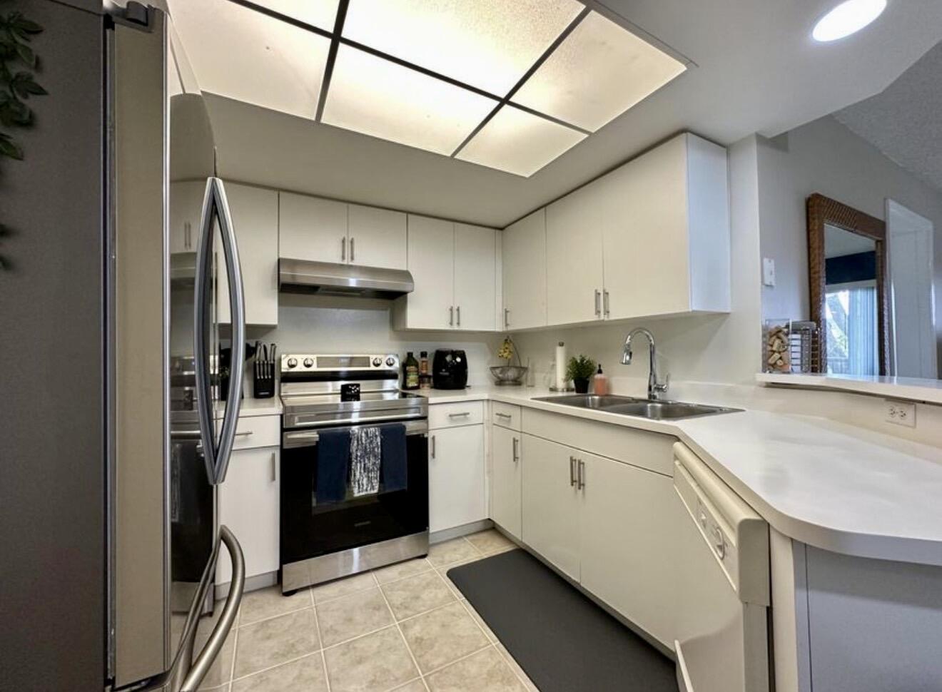 4191 Haverhill Road, Unit 405 West Palm Beach, FL 33417 - Photo 25 of 86 IMG_3342