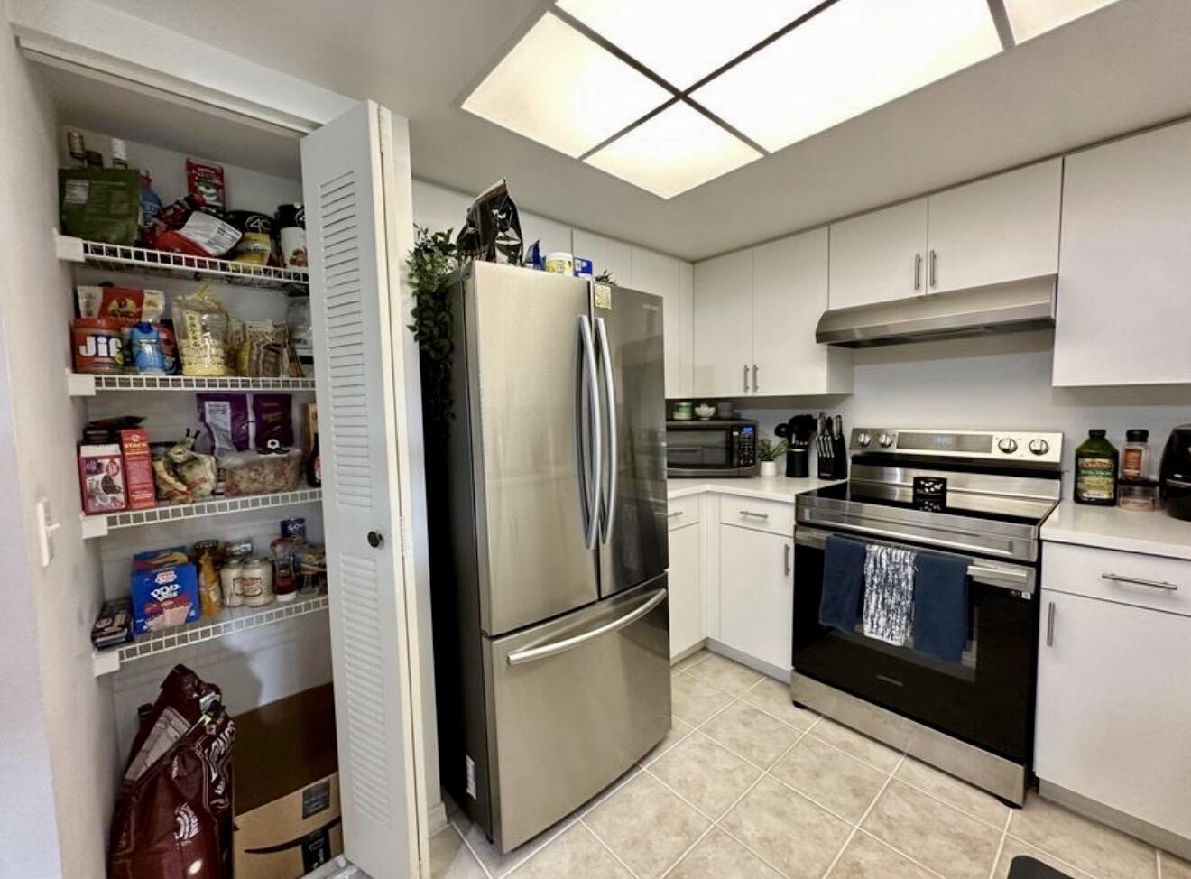4191 Haverhill Road, Unit 405 West Palm Beach, FL 33417 - Photo 27 of 86 IMG_3344