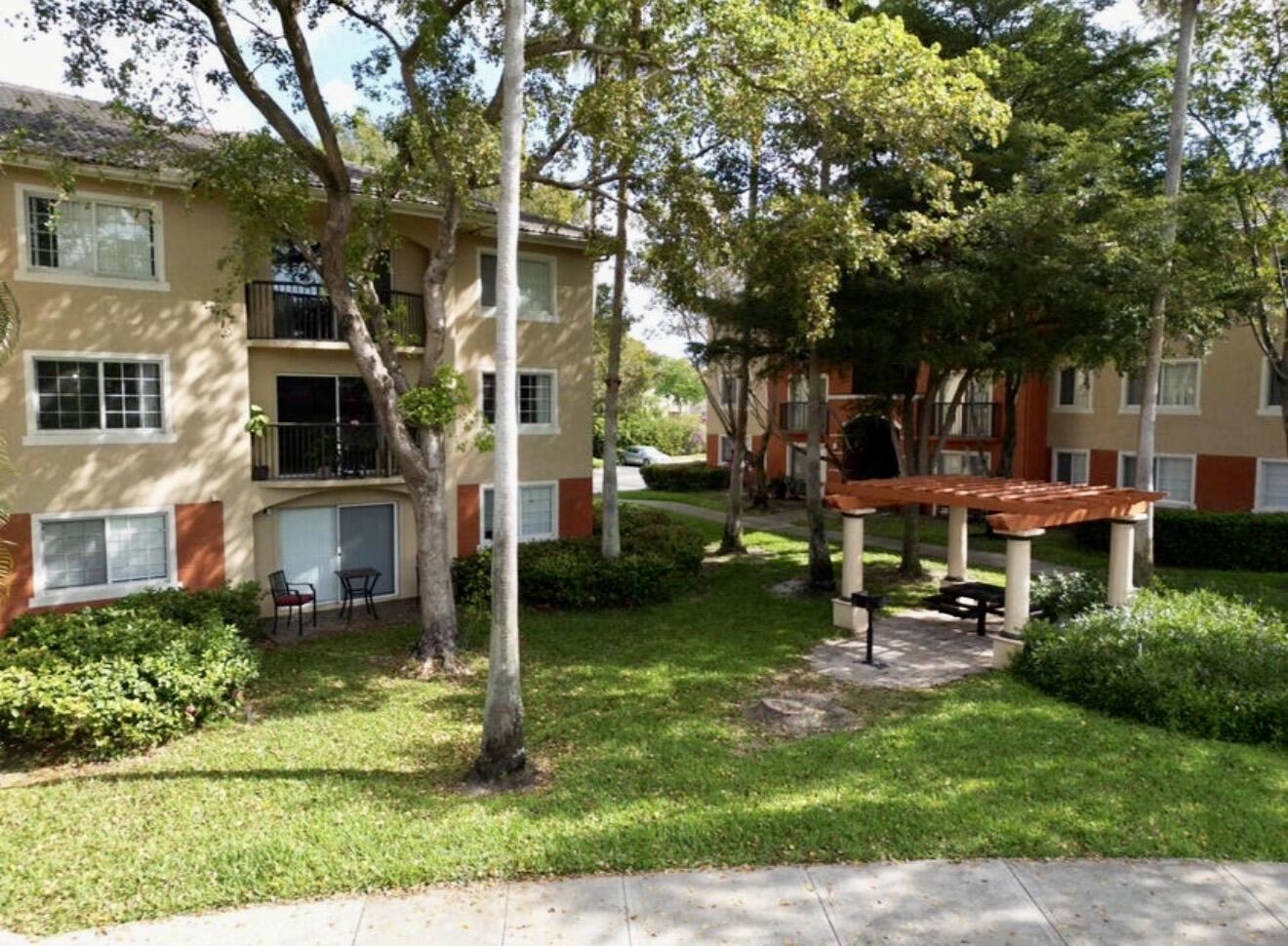 4191 Haverhill Road, Unit 405 West Palm Beach, FL 33417 - Photo 68 of 86 IMG_3385