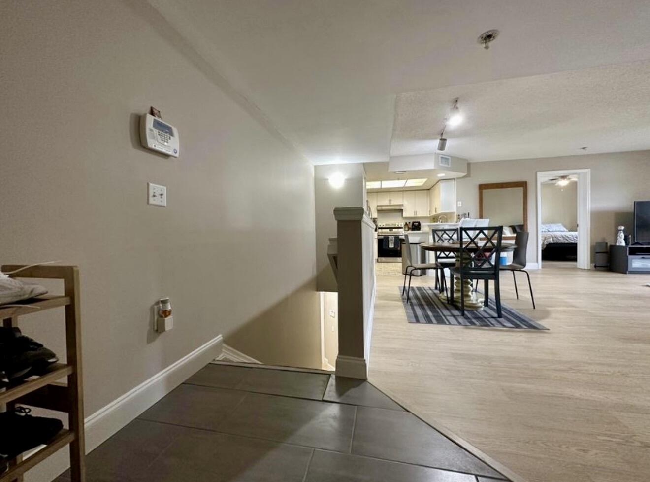 4191 Haverhill Road, Unit 405 West Palm Beach, FL 33417 - Photo 8 of 86 IMG_3325