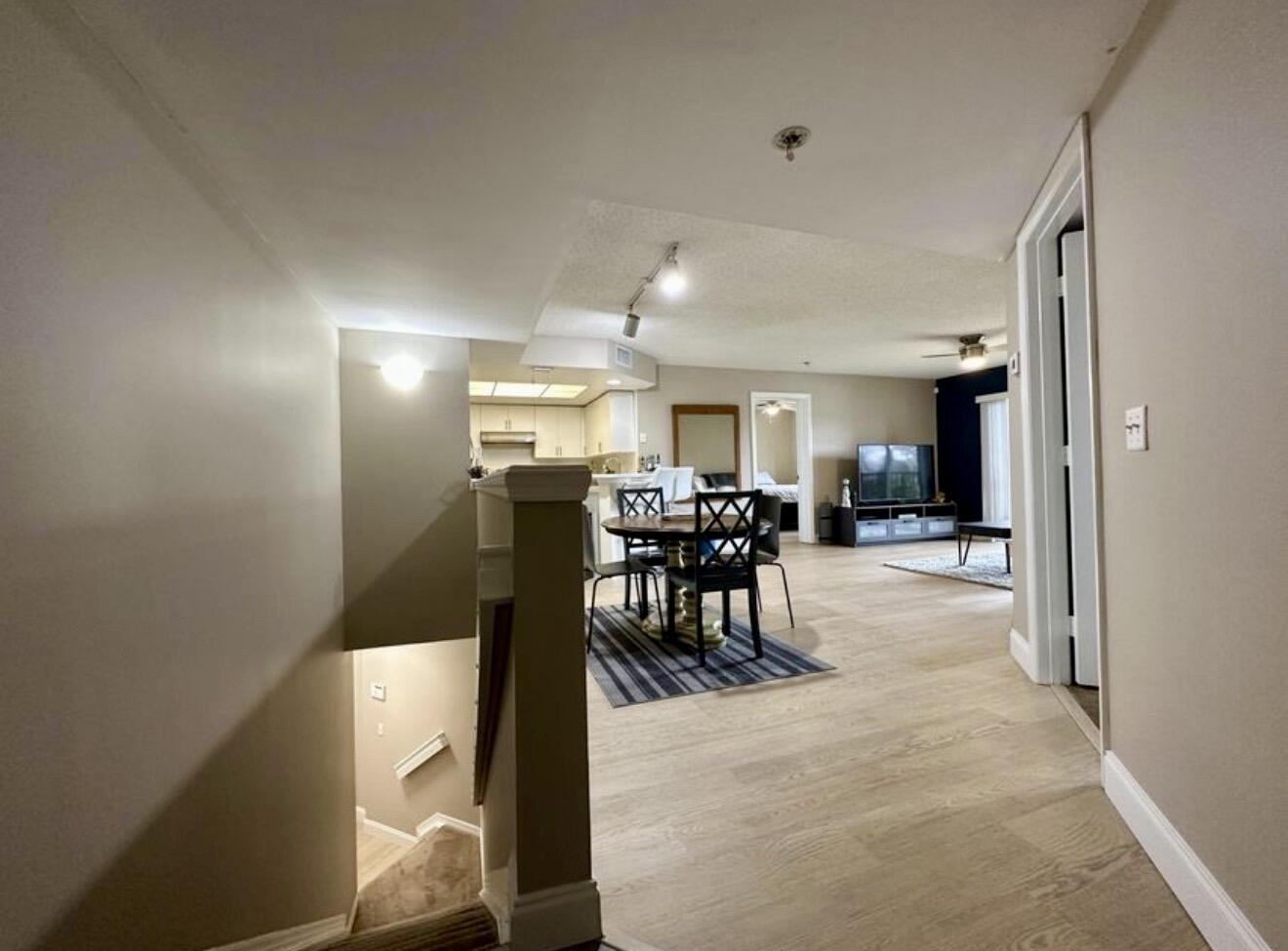 4191 Haverhill Road, Unit 405 West Palm Beach, FL 33417 - Photo 9 of 86 IMG_3326