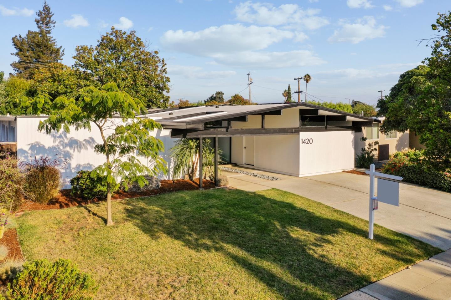 1420 Mallard Way Sunnyvale, CA 94087 - Photo 4 of 48