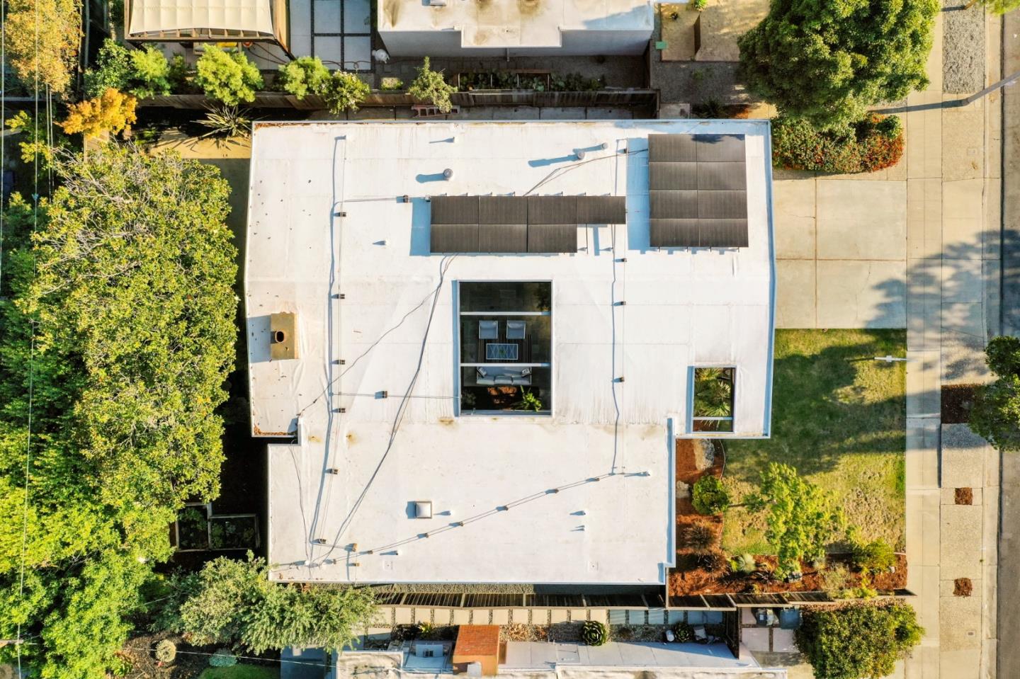 1420 Mallard Way Sunnyvale, CA 94087 - Photo 46 of 48 front view of a building with an outdoor space