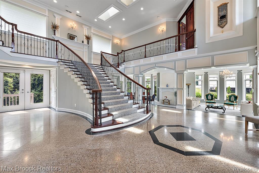 2812 South Telegraph Road Bloomfield Hills, MI 48302 - Photo 2 of 43 Gallery Image 2