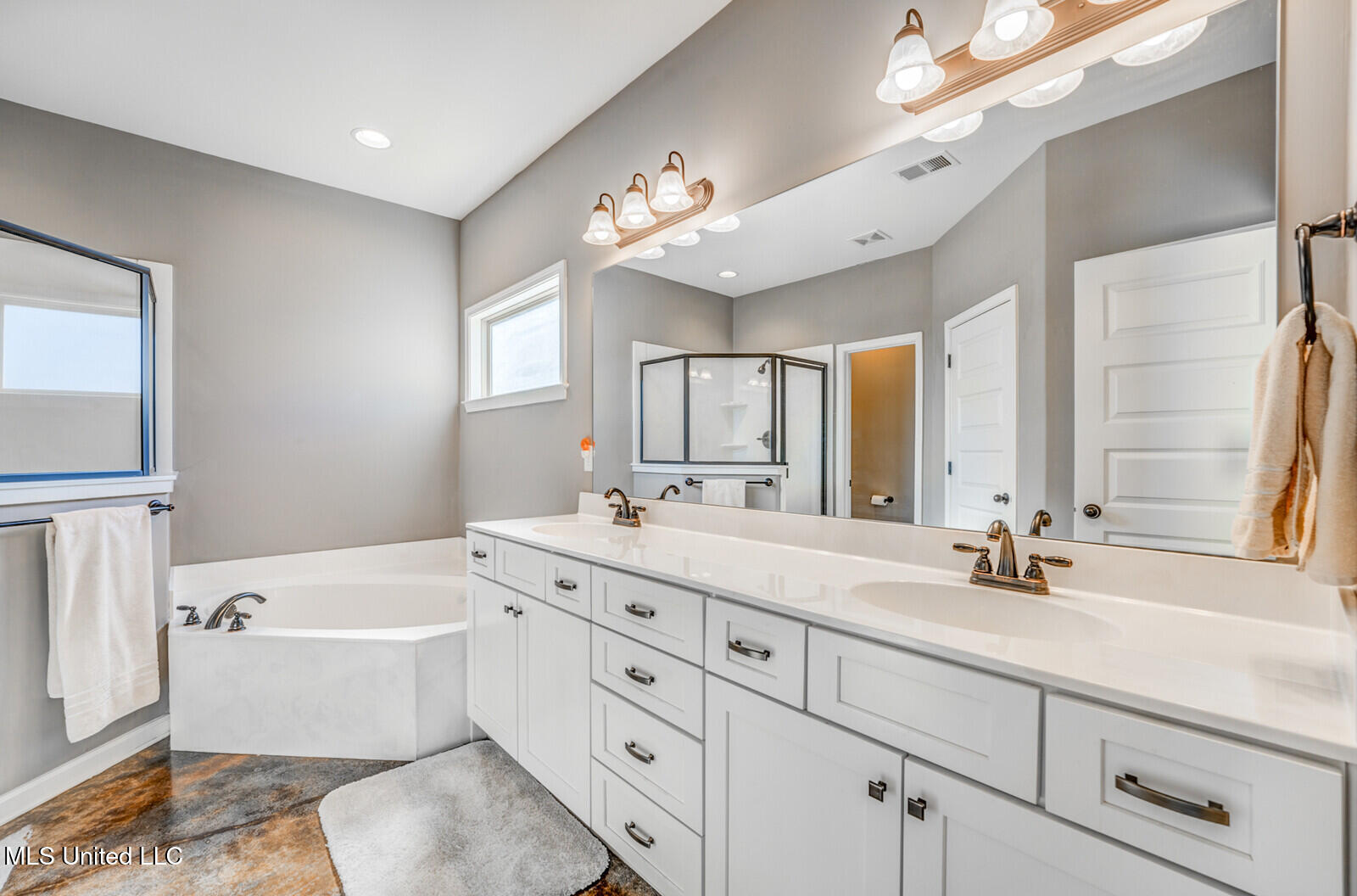 123 Tree Line Drive Holly Springs, MS 38635 - Photo 25 of 50 24_DSC00636_37_38_39_40_mls