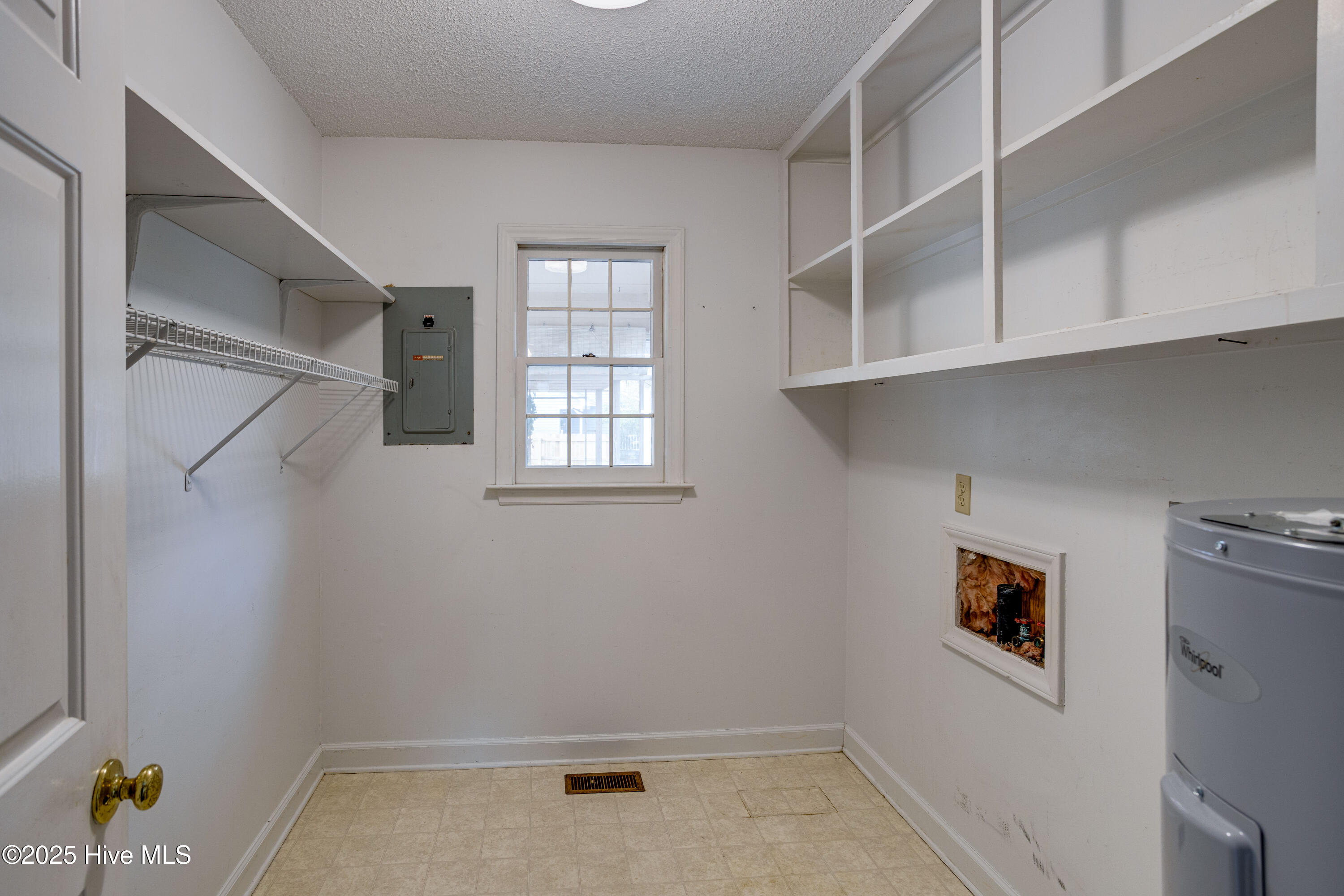101 Sweetbriar Road Washington, NC 27889 - Photo 19 of 37 Laundry Room