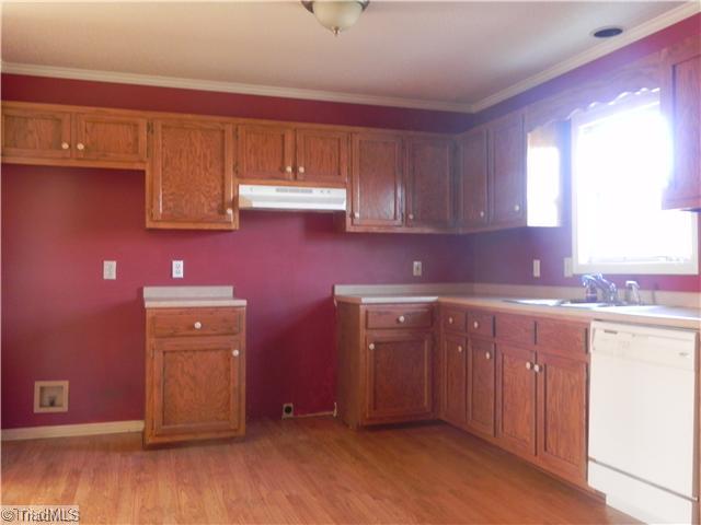 4203 McCray Road Burlington, NC 27217 - Photo 3 of 9 Kitchen.
