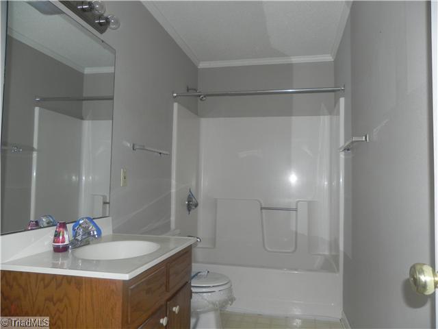 4203 McCray Road Burlington, NC 27217 - Photo 5 of 9 Master Bath/Spa.