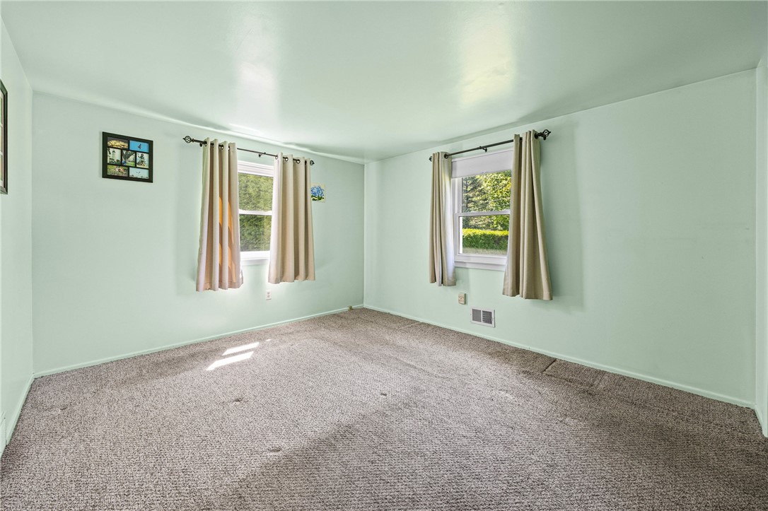 824 Hamlin Parma Townline Road Parma, NY 14468 - Photo 23 of 36 Bedroom 3