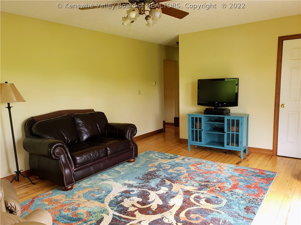 1682 Rayburn Road Point Pleasant, WV 25550 - Photo 13 of 29 Gallery Image 13