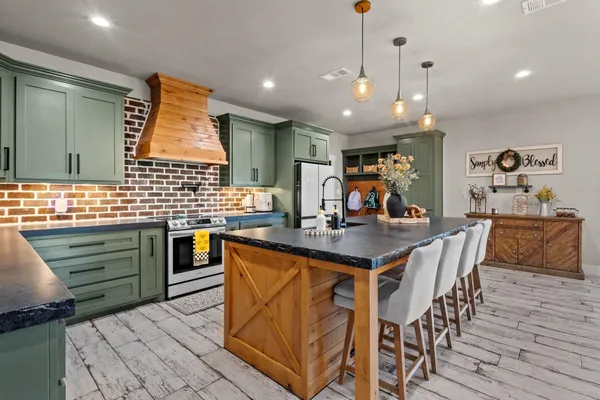 $599,900 | 10885 Fm 1130, Orange, TX 77632