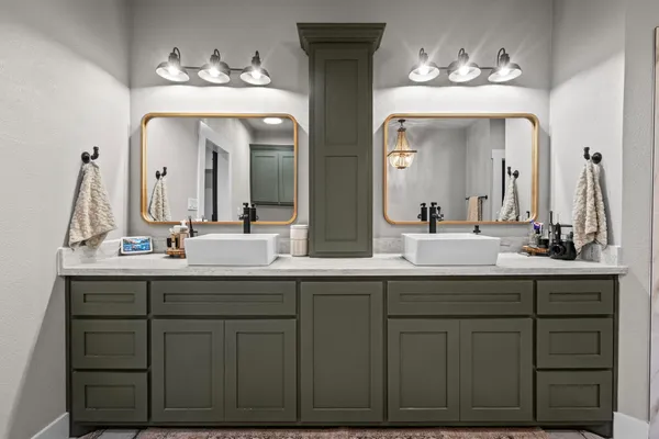 $599,900 | 10885 Fm 1130, Orange, TX 77632