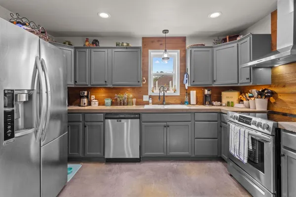 $599,900 | 10885 Fm 1130, Orange, TX 77632