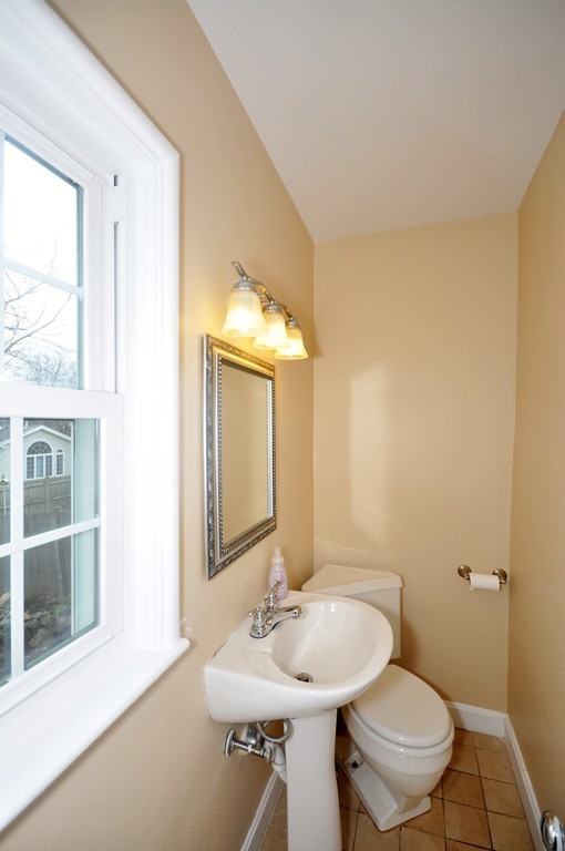 396 Appleton Street Arlington, MA 02476 - Photo 6 of 30 Gallery Image 6