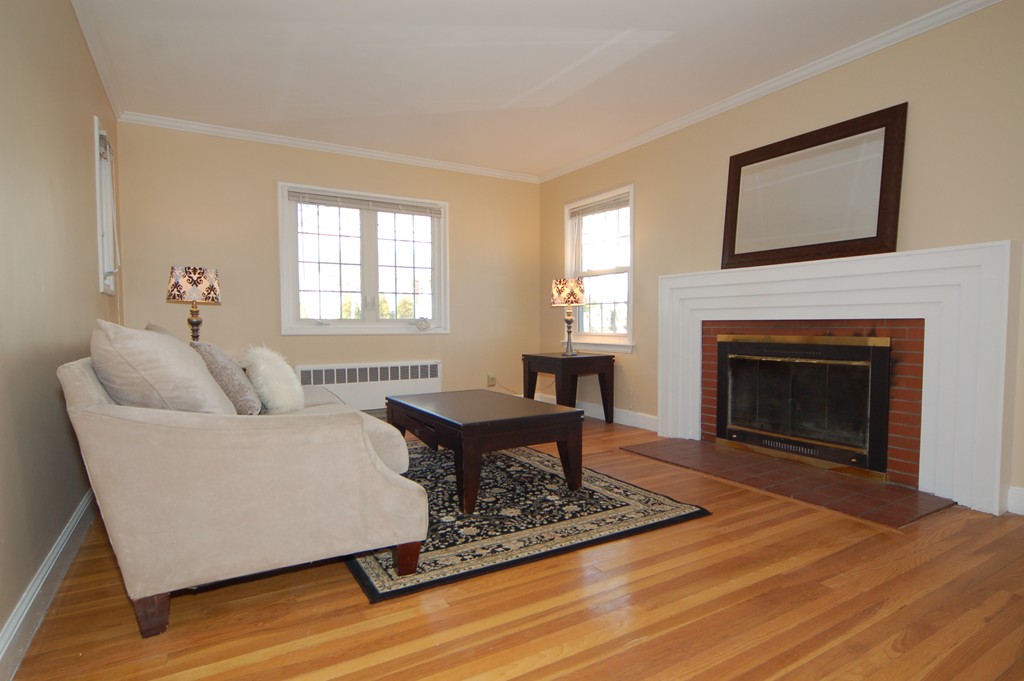 396 Appleton Street Arlington, MA 02476 - Photo 7 of 30 Gallery Image 7