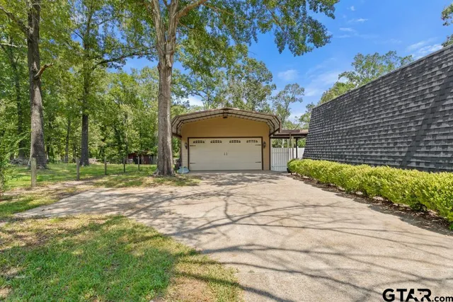 $425,000 | 13833 Big Oak Bay Road, Tyler, TX 75707