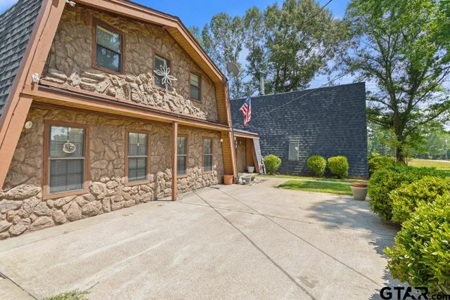 $425,000 | 13833 Big Oak Bay Road, Tyler, TX 75707