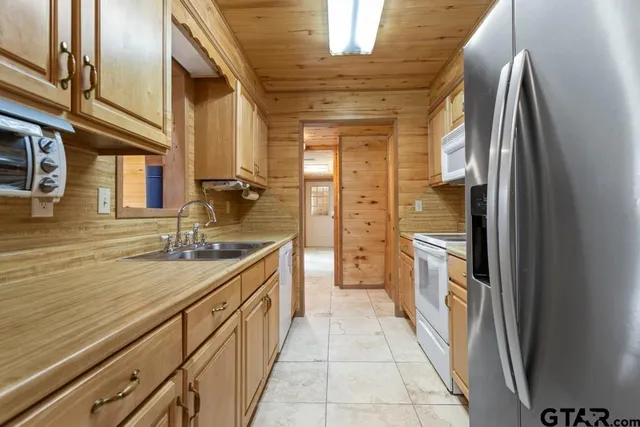 $425,000 | 13833 Big Oak Bay Road, Tyler, TX 75707