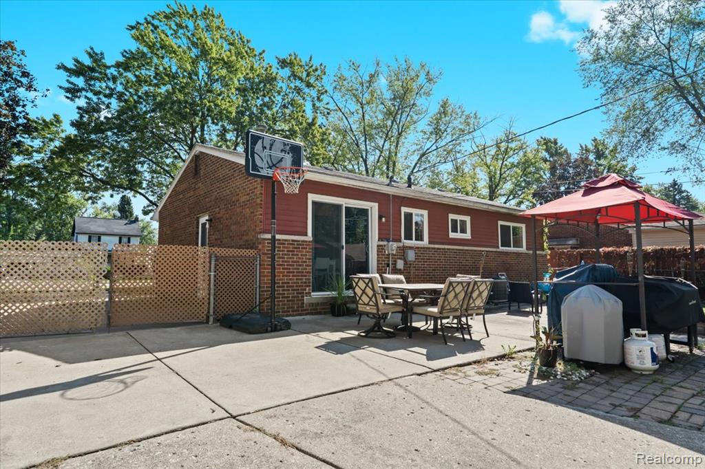 22035 Inkster Road Farmington Hills, MI 48336 - Photo 15 of 17