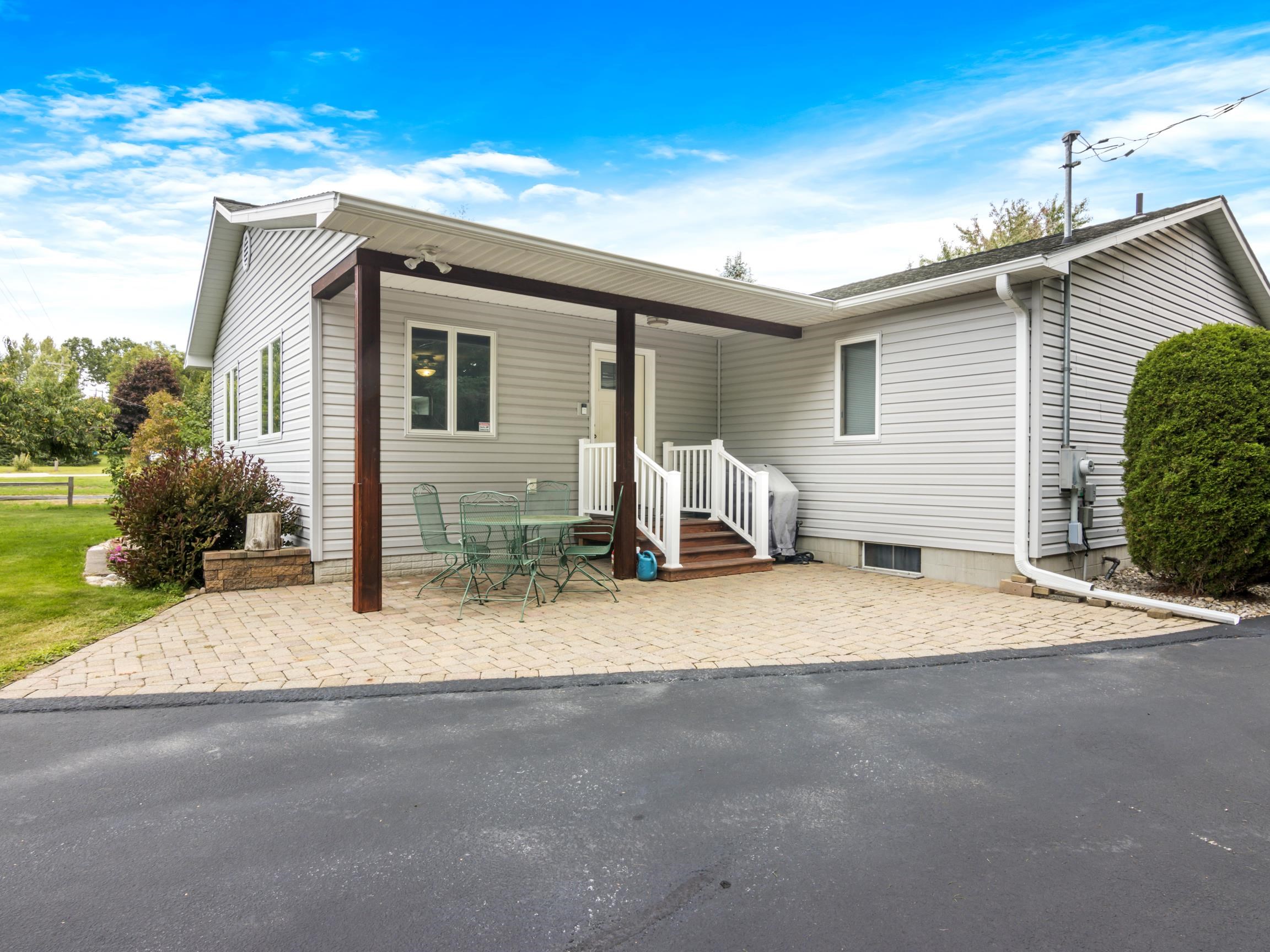 3751 Zimmerman Road Traverse City, MI 49685 - Photo 5 of 49 1938656-0376b1a0-360a-4dec-a276-c81de56cd49c.JPG
