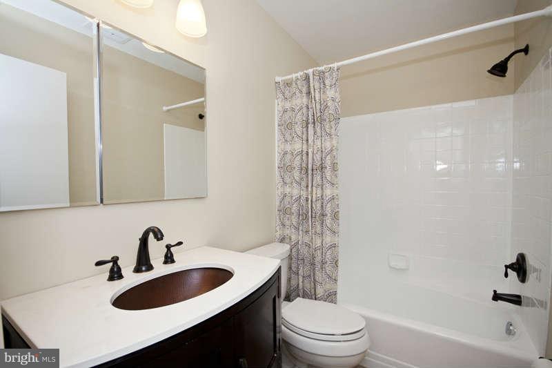 1813 Leadburn Road Baltimore, MD 21204 - Photo 22 of 30 Bath