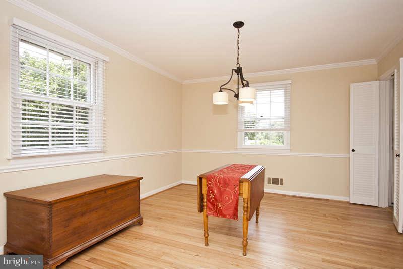 1813 Leadburn Road Baltimore, MD 21204 - Photo 8 of 30 Dining Room