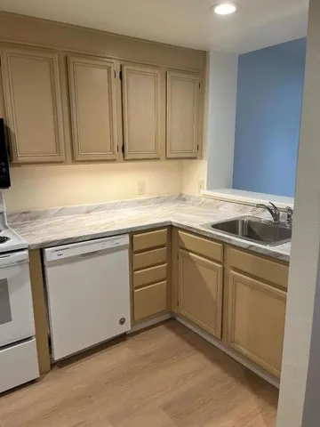 $4,495 | 550 Ortega Avenue, Unit B327, Mountain View, CA 94040