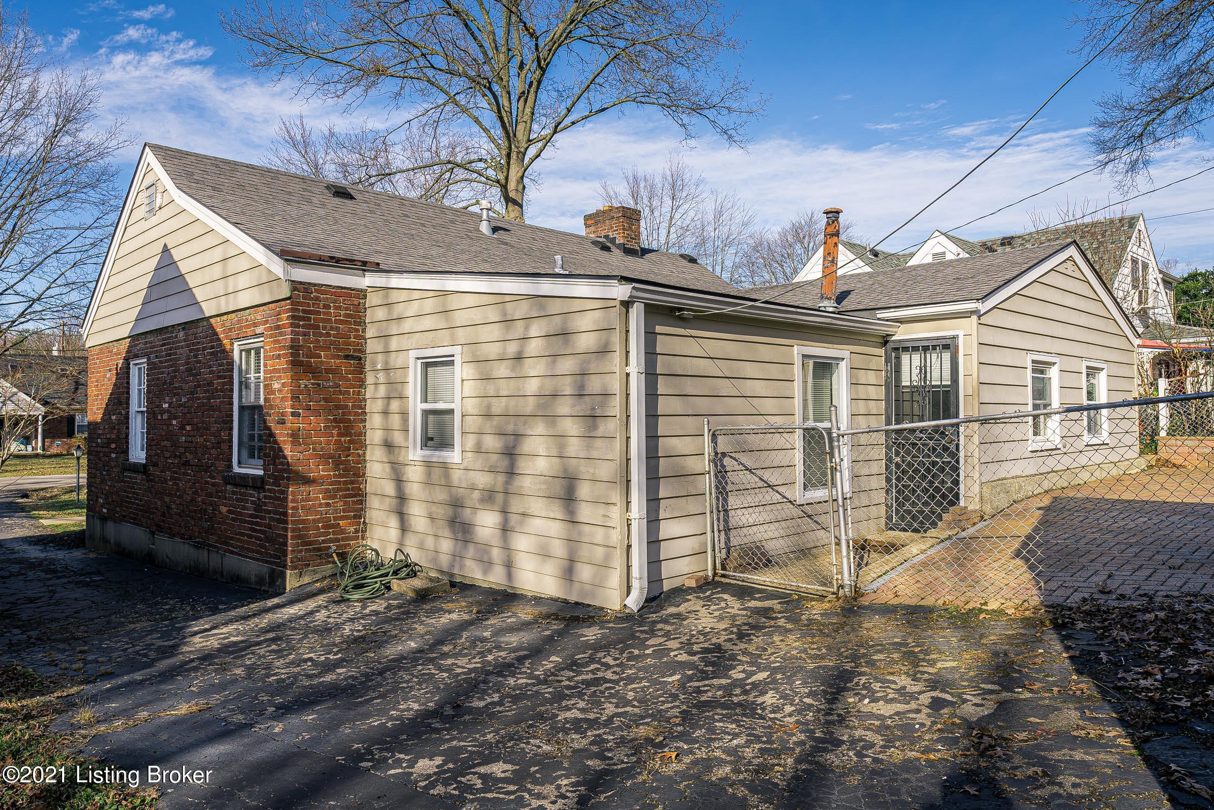 4004 Springhill Road Louisville, KY 40207 - Photo 35 of 41 4004 Springhill Road-04