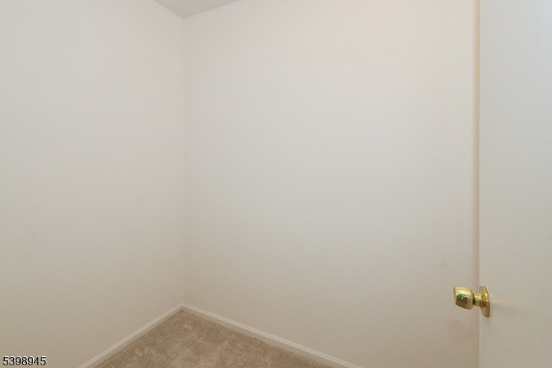 21 Parkside Road Bedminster, NJ 07921 - Photo 11 of 17 a view of a small space