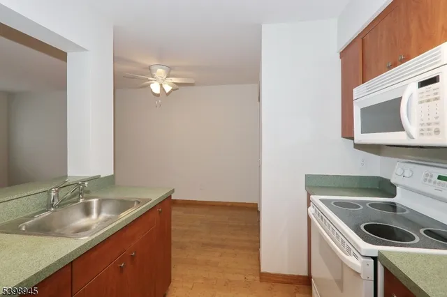 $1,950 | 21 Parkside Road, Bedminster, NJ 07921