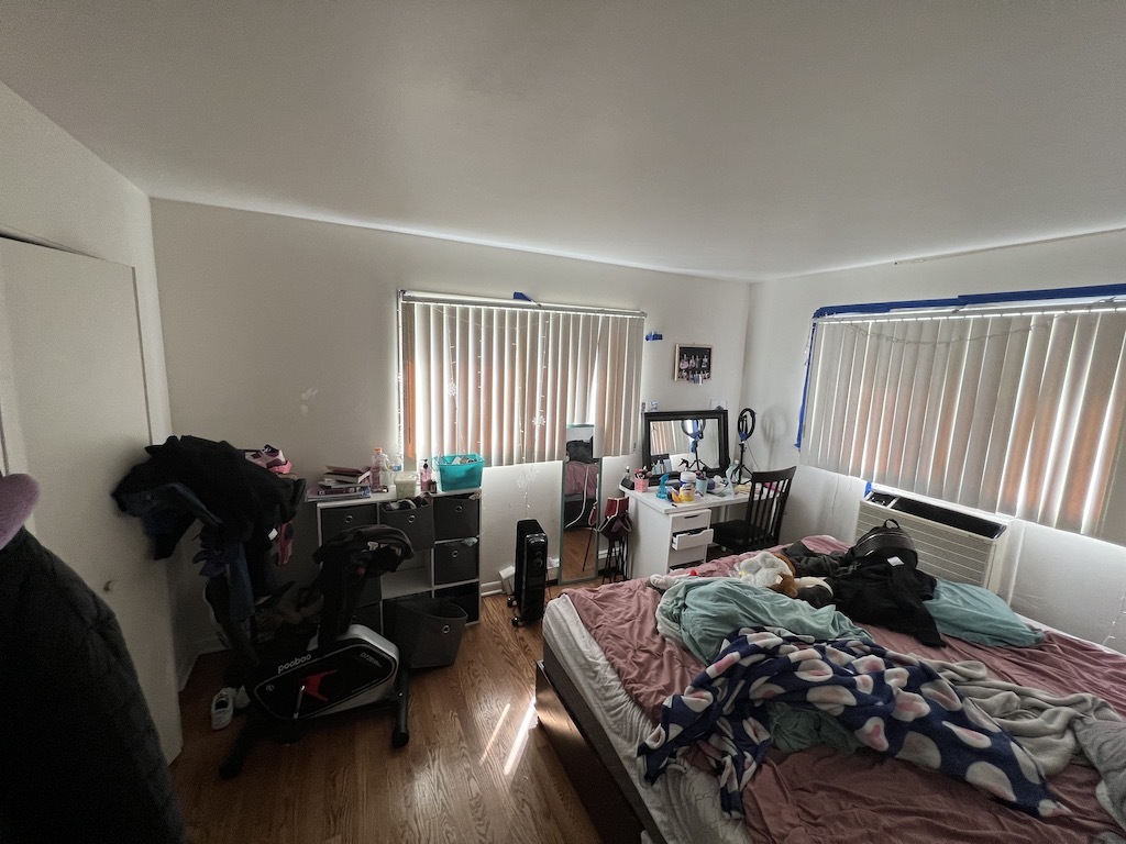 568 Ida Court Mount Prospect, IL 60056 - Photo 12 of 25 a living room with furniture and wooden floor