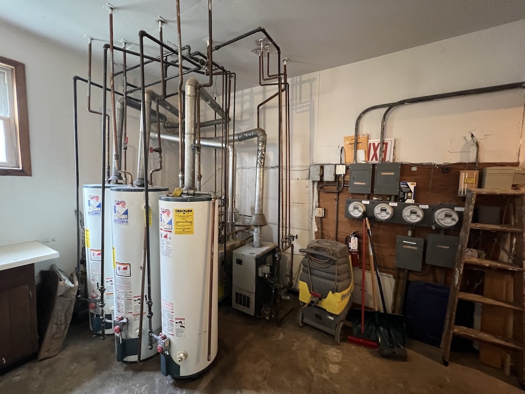 568 Ida Court Mount Prospect, IL 60056 - Photo 25 of 25 a view of a room with gym equipment