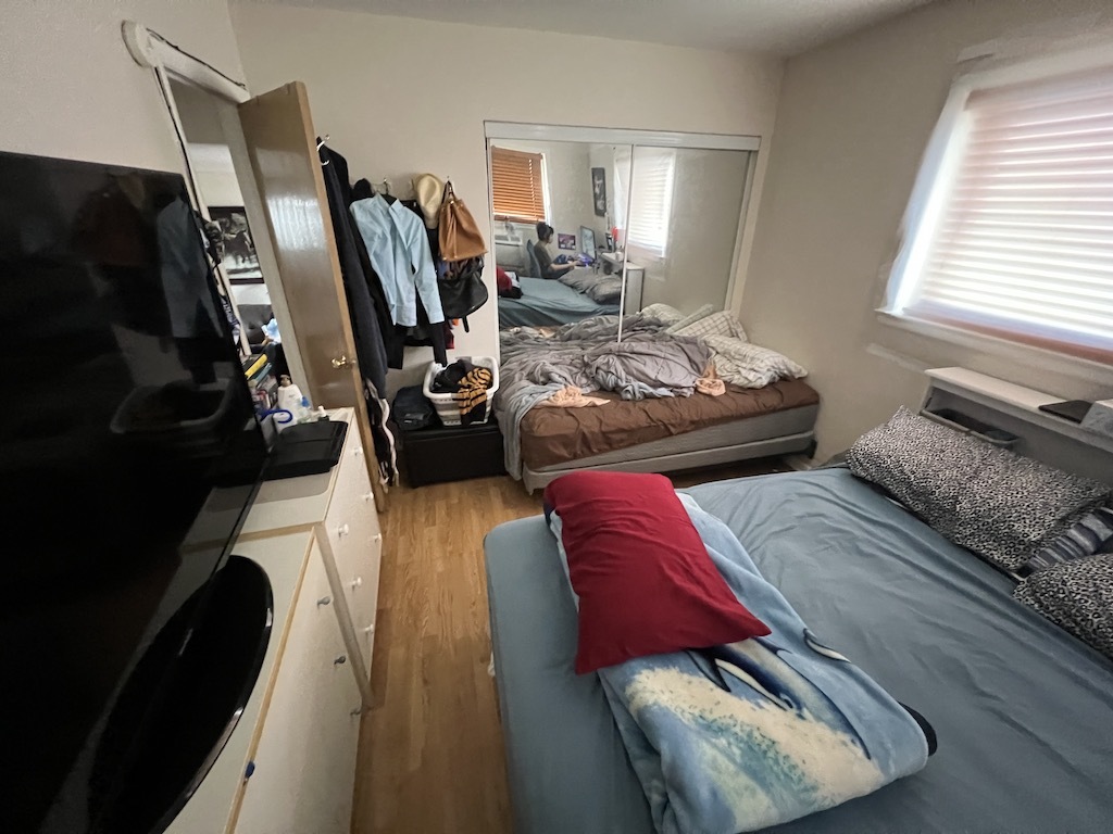 568 Ida Court Mount Prospect, IL 60056 - Photo 7 of 25 a bedroom with two beds and a window