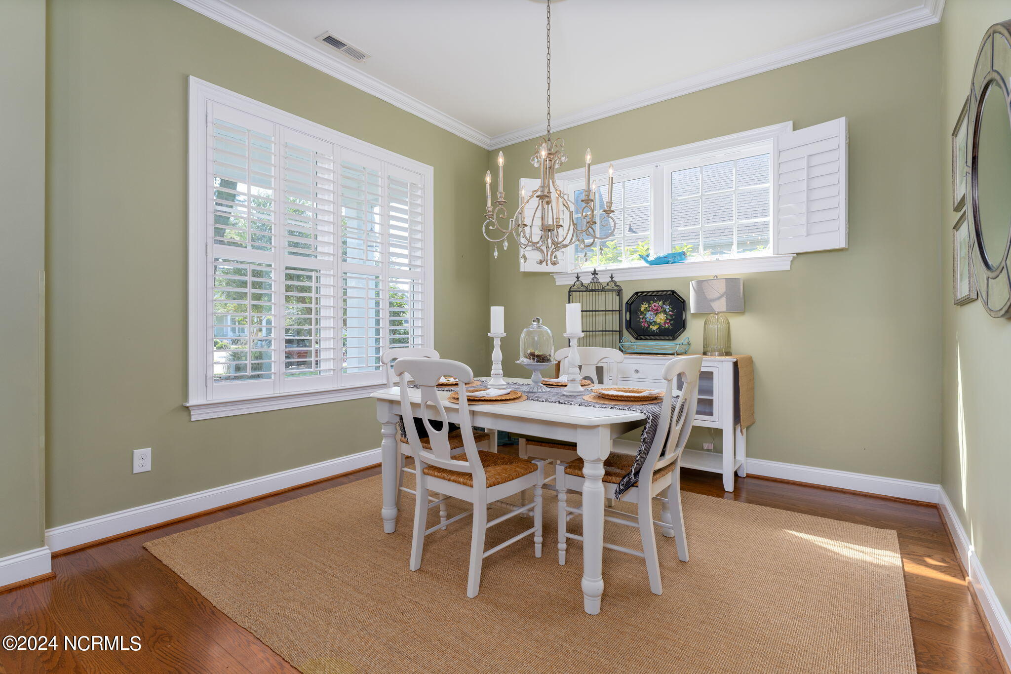 579 Tanbridge Road Wilmington, NC 28405 - Photo 12 of 52 dining-room-01b