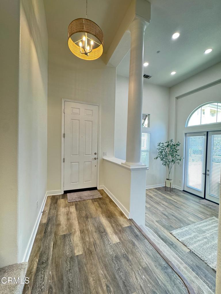 1232 Bayside Circle Oxnard, CA 93035 - Photo 8 of 48 a view of a livingroom with a furniture