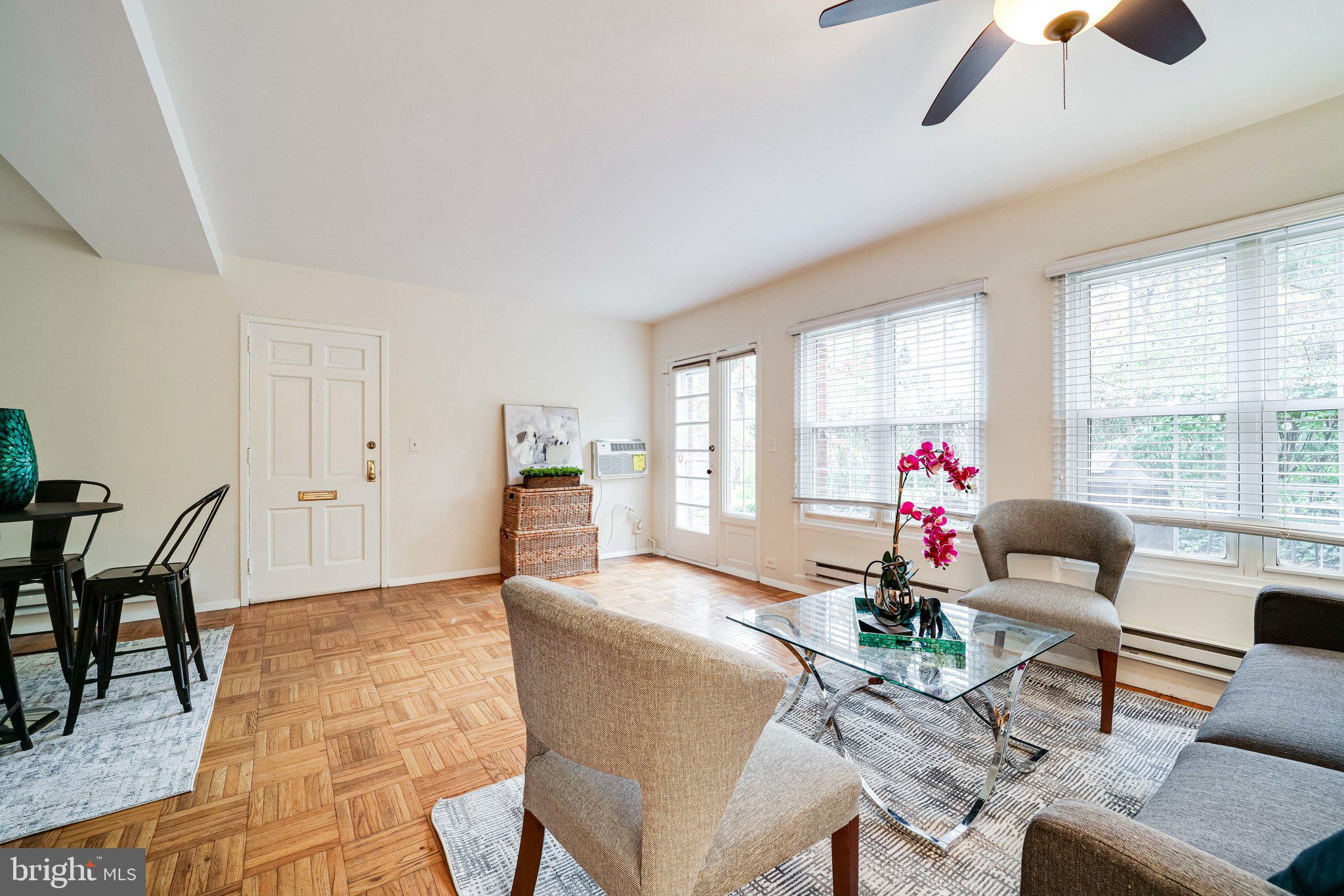 3300 Gunston Road Alexandria, VA 22302 - Photo 7 of 36 Sunfilled Living Room /DR w/ brand new AC unit