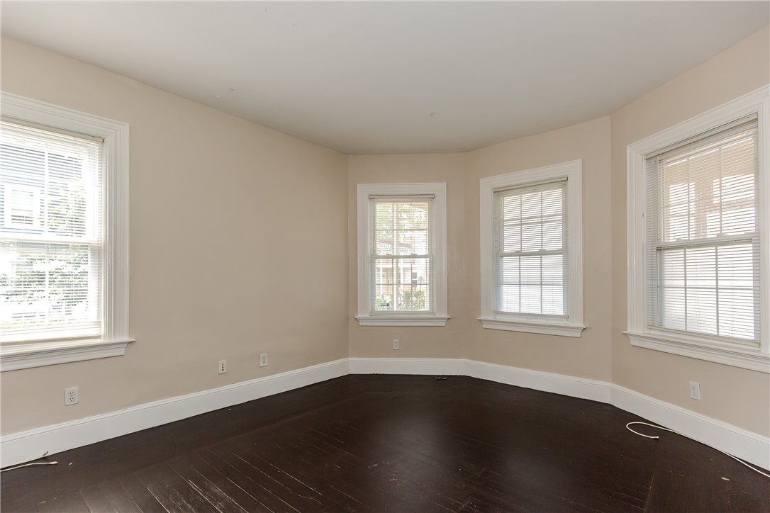 173 Oakland Avenue Providence, RI 02908 - Photo 11 of 46