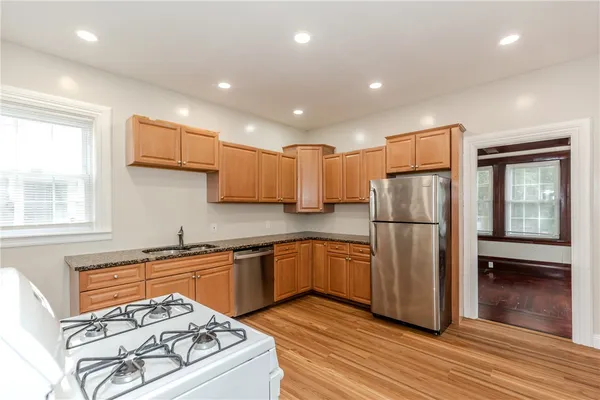 $3,800 | 173 Oakland Avenue, Providence, RI 02908